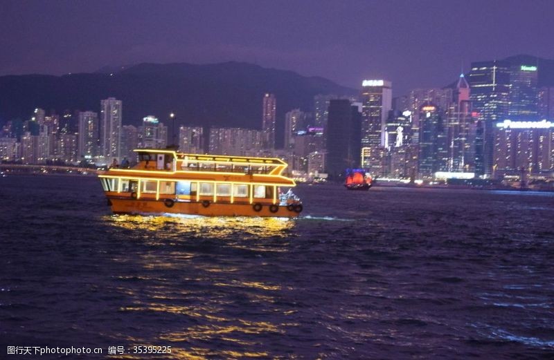 湾仔码头香港观光船