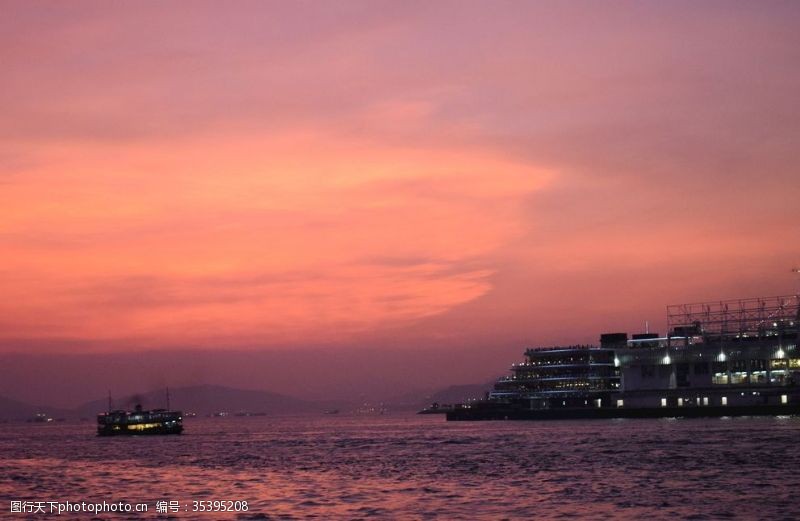 维多利亚港的夜景香港黄昏