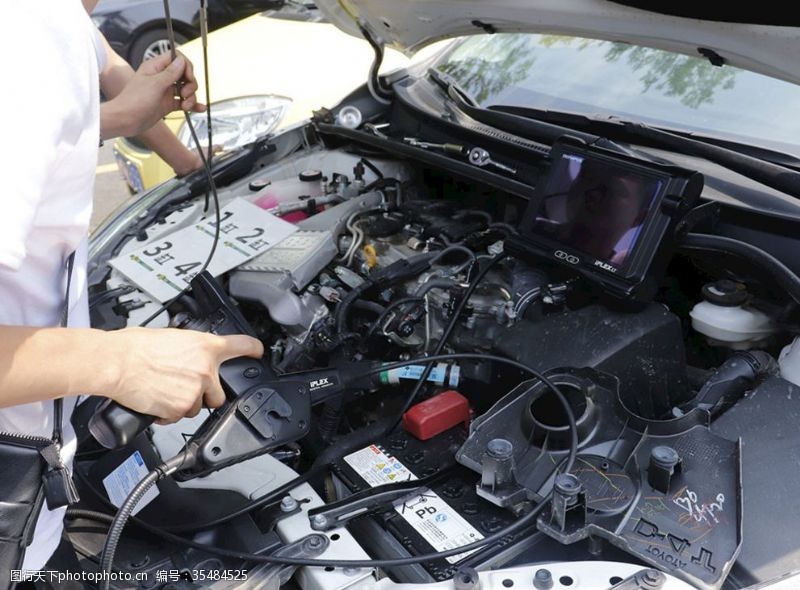汽车检测发动机舱汽车维修图