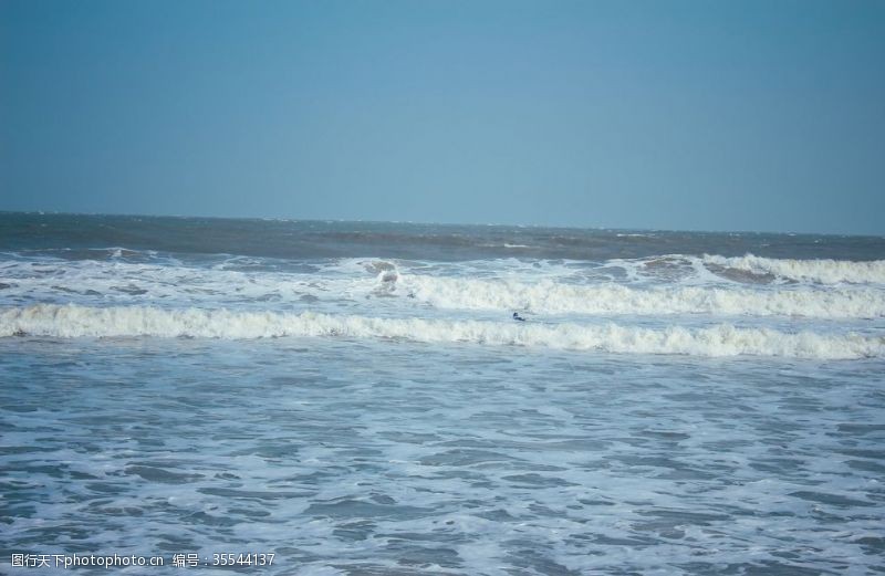 岸边海平面海浪