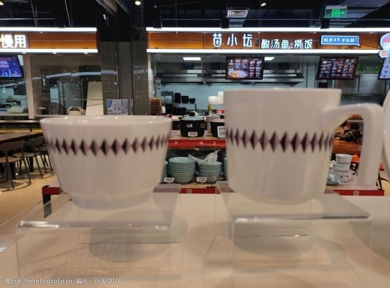 陶瓷器皿杯子