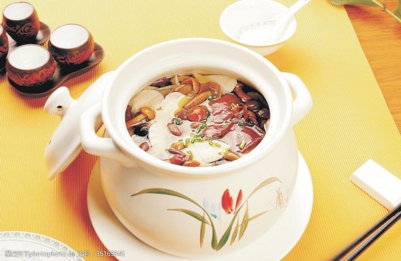 养生菌汤锅三鲜菌王汤