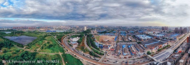 俯瞰武汉俯瞰蓝天白云下的武汉城市全景长