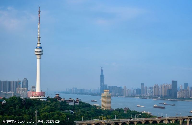 高空俯拍武汉城市风光长江大桥电视塔