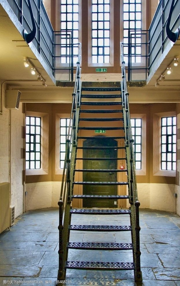构图唯美楼梯铁监狱目标金属栏
