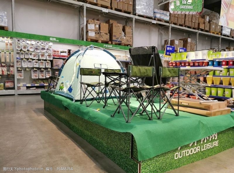 折叠帐篷超市里的帐篷