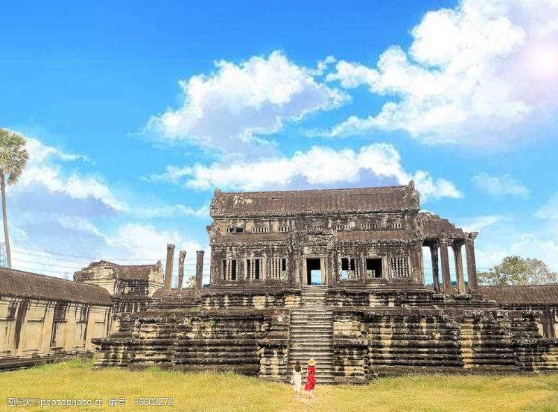 柬埔寨古老建筑中的动漫风