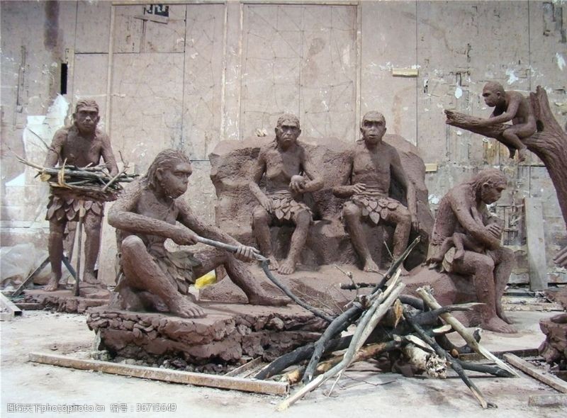 人物群雕猿人雕塑