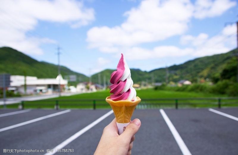 蓝色的夏天的冰淇淋