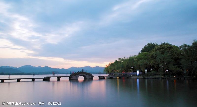 杭州西湖景点傍晚美丽的西湖景观
