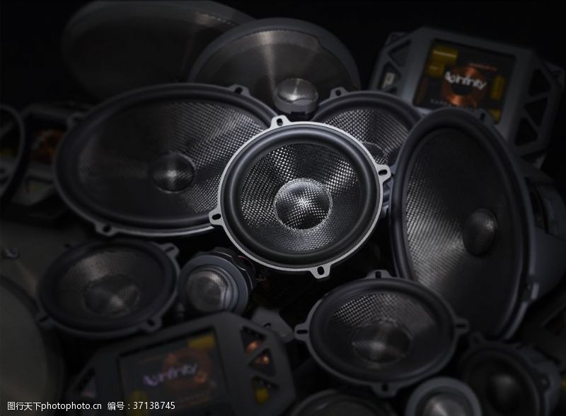 音响效果汽车加装音响扬声器低音喇叭成品