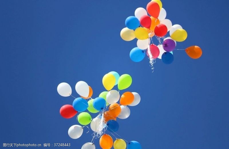 快乐的生活飞翔的气球
