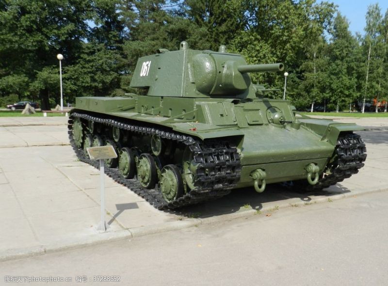 开工坦克装甲军车