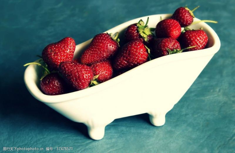 巧克力酱草莓浆果莓果果汁