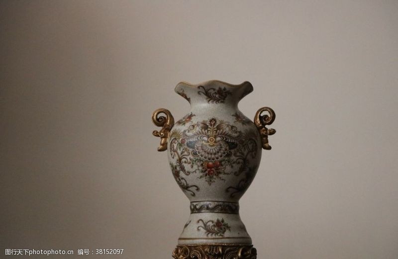 艺术品收藏古董印花瓷瓶