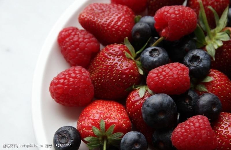 绿色有机水果标签草莓浆果莓果蓝莓