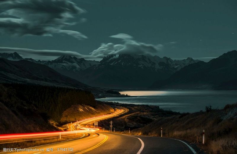 高速路广告新西兰库克山风景