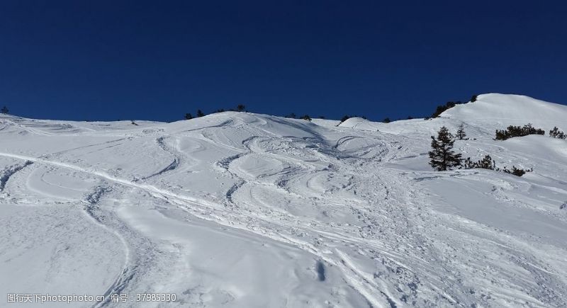 登山海报滑雪场