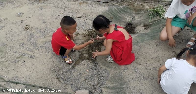 孩子的沙滩玩沙子的小孩过家家