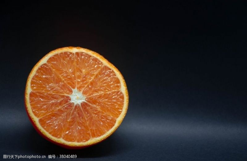 经典的橙子纯色背景