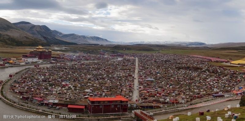 西藏旅行川西女儿国亚青寺