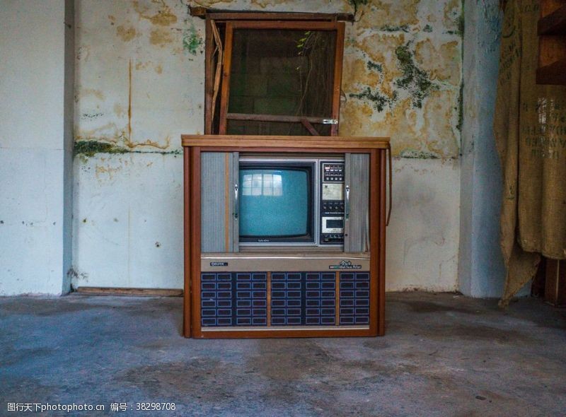 怀旧相册电视机