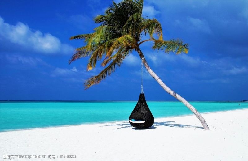 马尔代夫旅行蓝天白云海滩