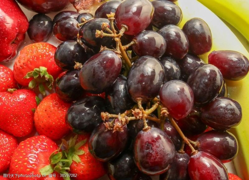 草莓活动葡萄