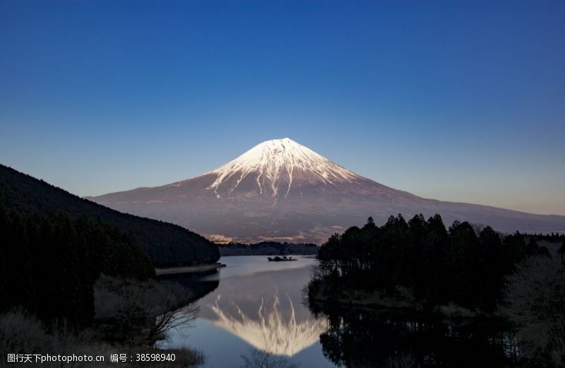 情侣度假富士山