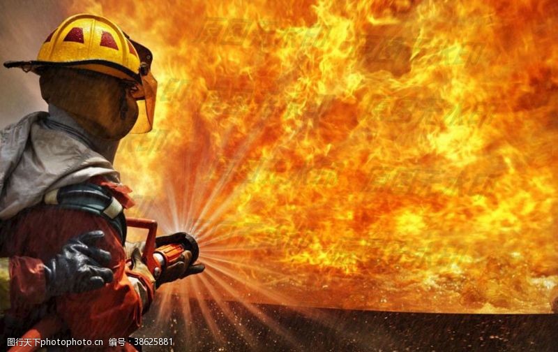 环保器材消防战士灭火插画