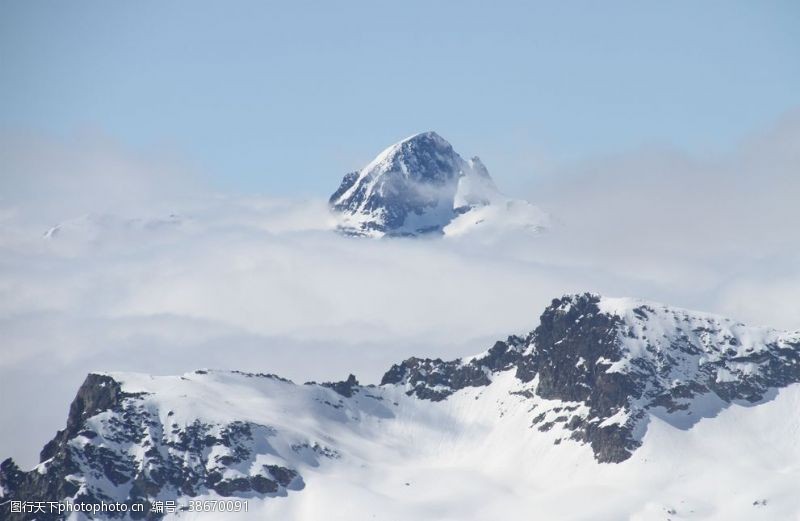 海蓝天雪山