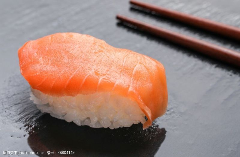 海鲜种类生鱼片寿司