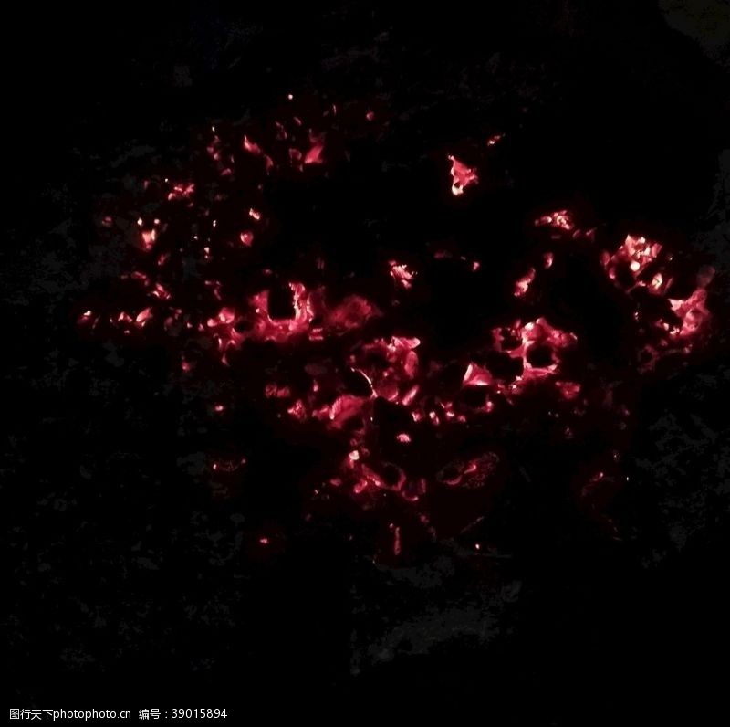 木柴堆篝火火炭图片