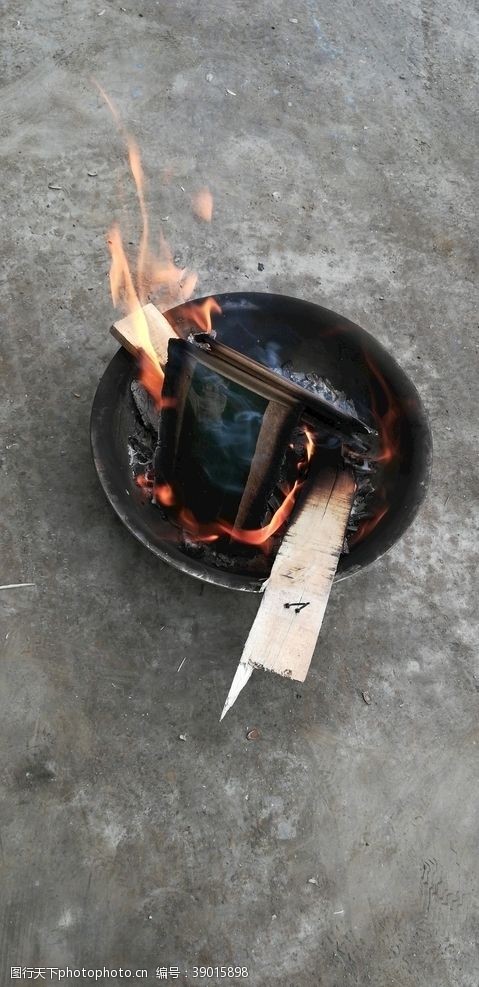木柴烧火烧火图片