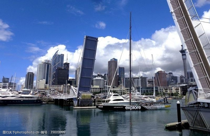 新西兰海滨风光奥克兰码头升降桥风景图片