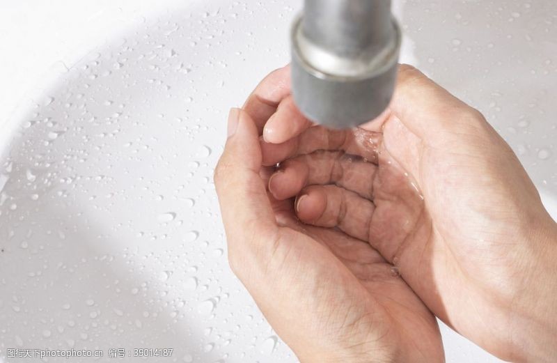 皂液洗手图片