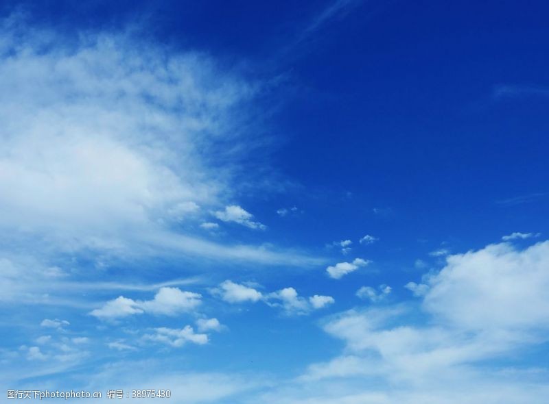 1dpi草原蓝天白云图片