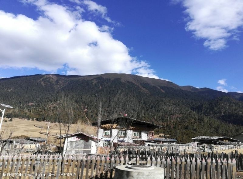 民族村落大山藏区山村建筑图片