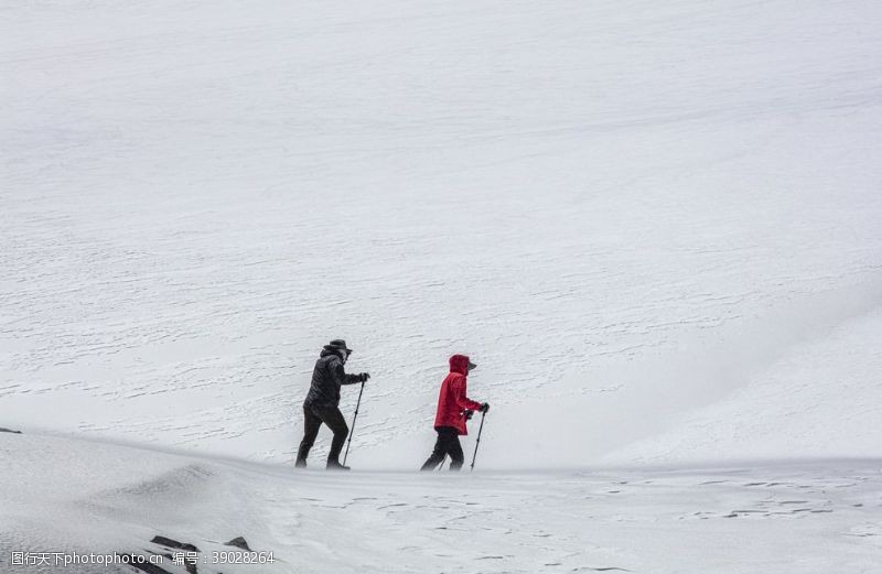 自然探险新疆阿尔金山雪山图片