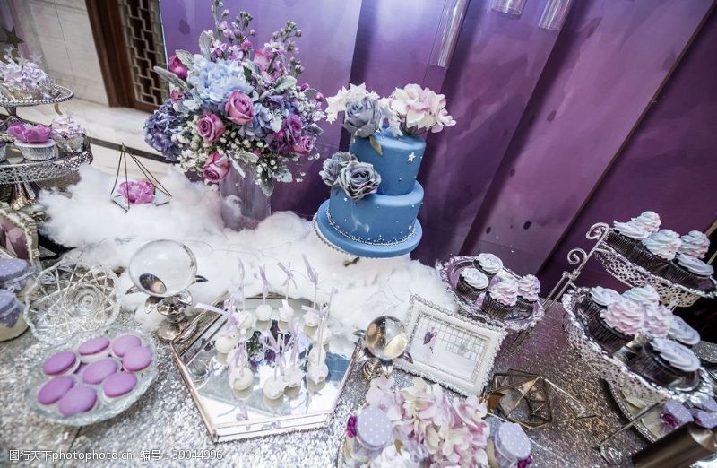 水彩素材紫色婚礼图片