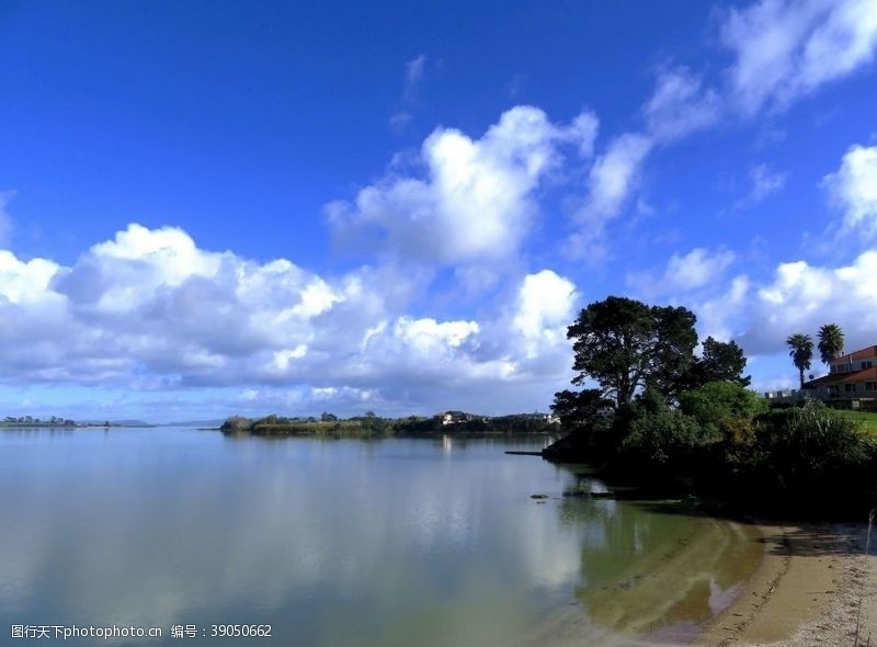 新西兰海滨风光宁静的海滨小镇风景图片