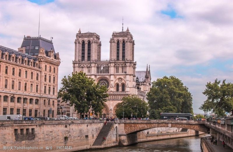 塞纳河巴黎圣母院图片