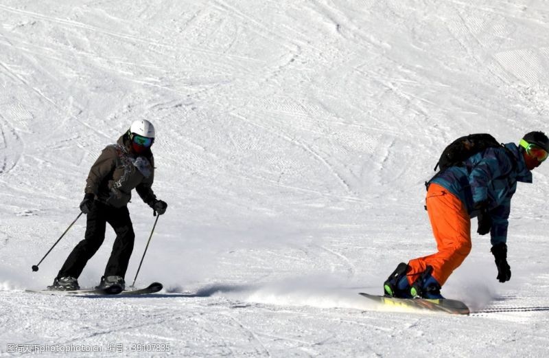 激情挑战滑雪图片