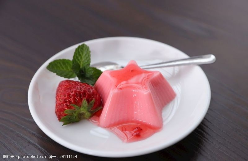 布丁奶茶草莓布丁图片