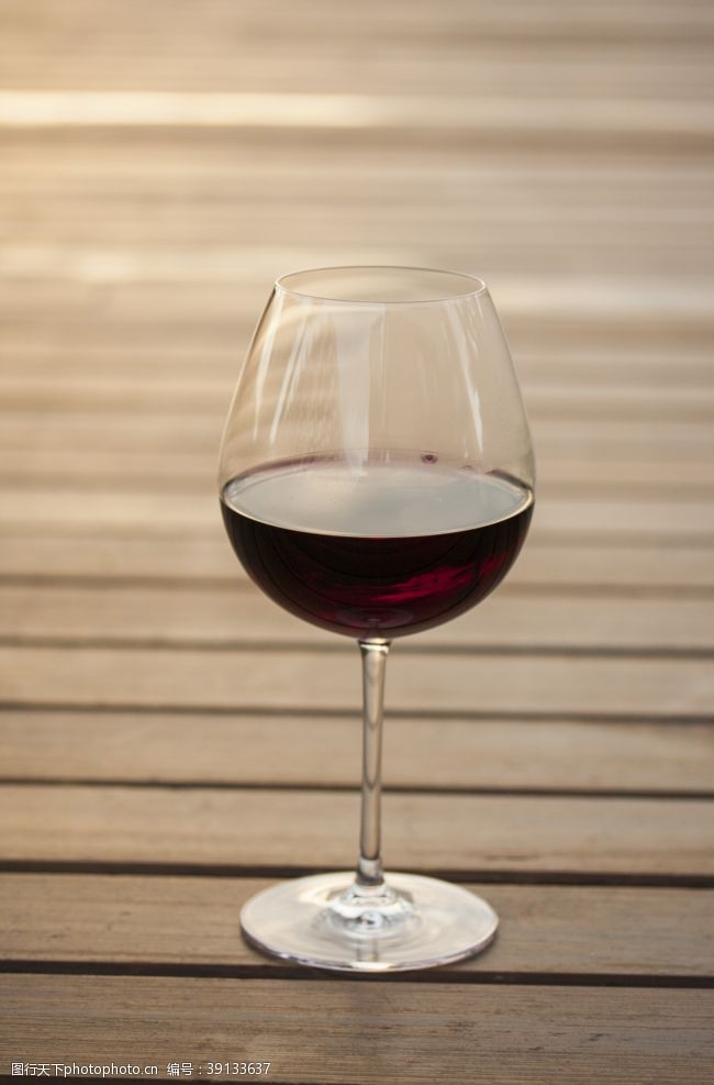 葡萄酒宣传红酒图片