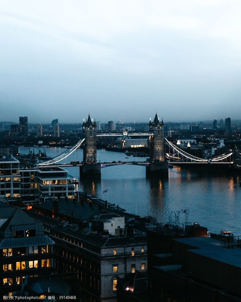 泰晤士河伦敦塔桥图片