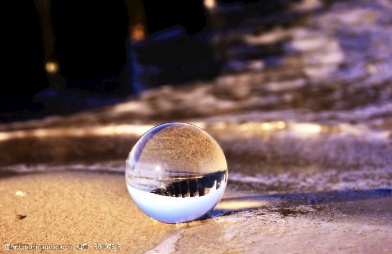 亮晶晶水晶玻璃球图片