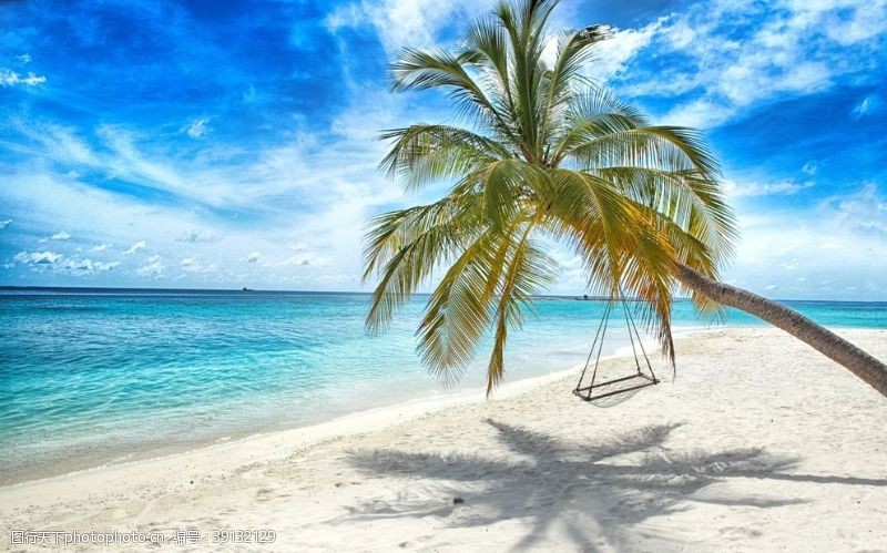沙滩椅休闲美景图片