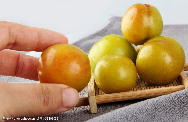 水果静物水果三华李摄影新鲜水果图片