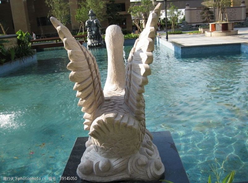 雕塑喷泉天鹅图片